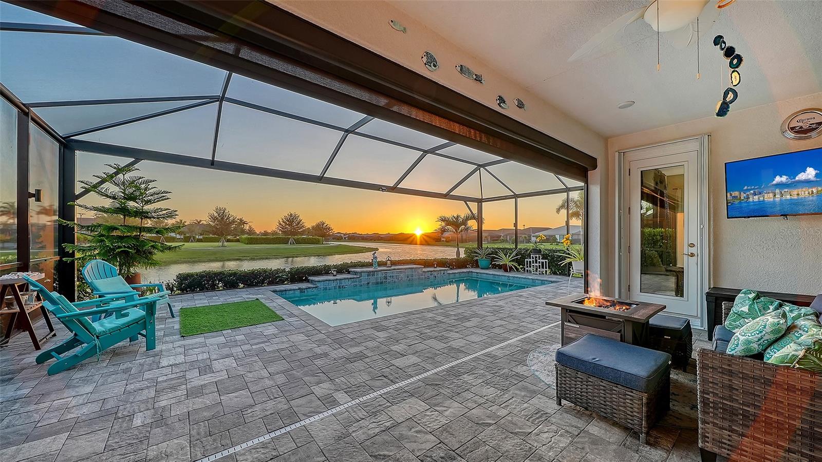 Single Family Residence in BRADENTON, FL - Daniel Dourado