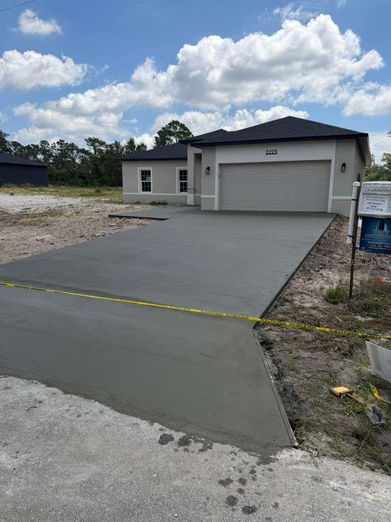 Single Family Residence in LAKE WALES, FL - Daniel Dourado