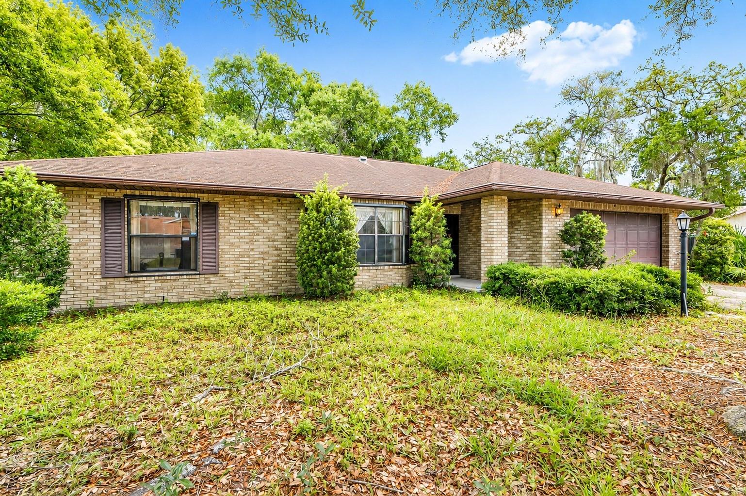 Single Family Residence in DELTONA, FL - Daniel Dourado