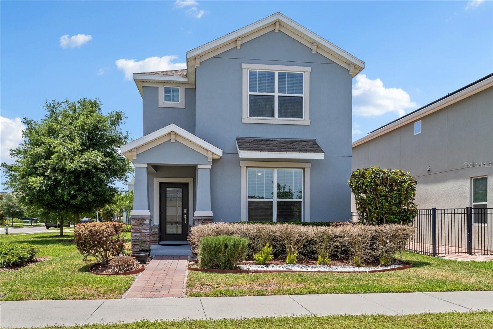 Single Family Residence in ORLANDO, FL - Daniel Dourado
