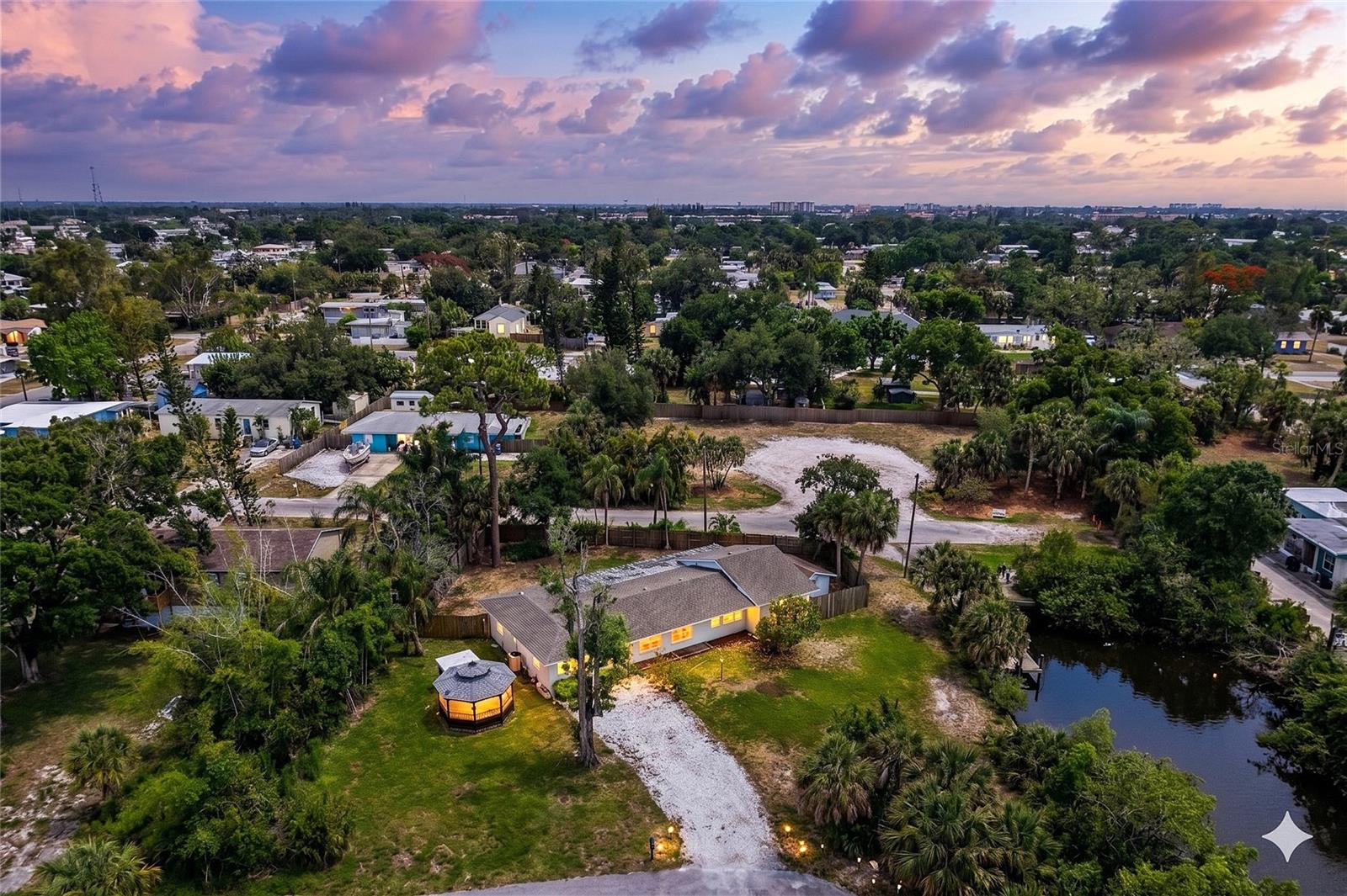 Single Family Residence em NOKOMIS, FL - Daniel Dourado