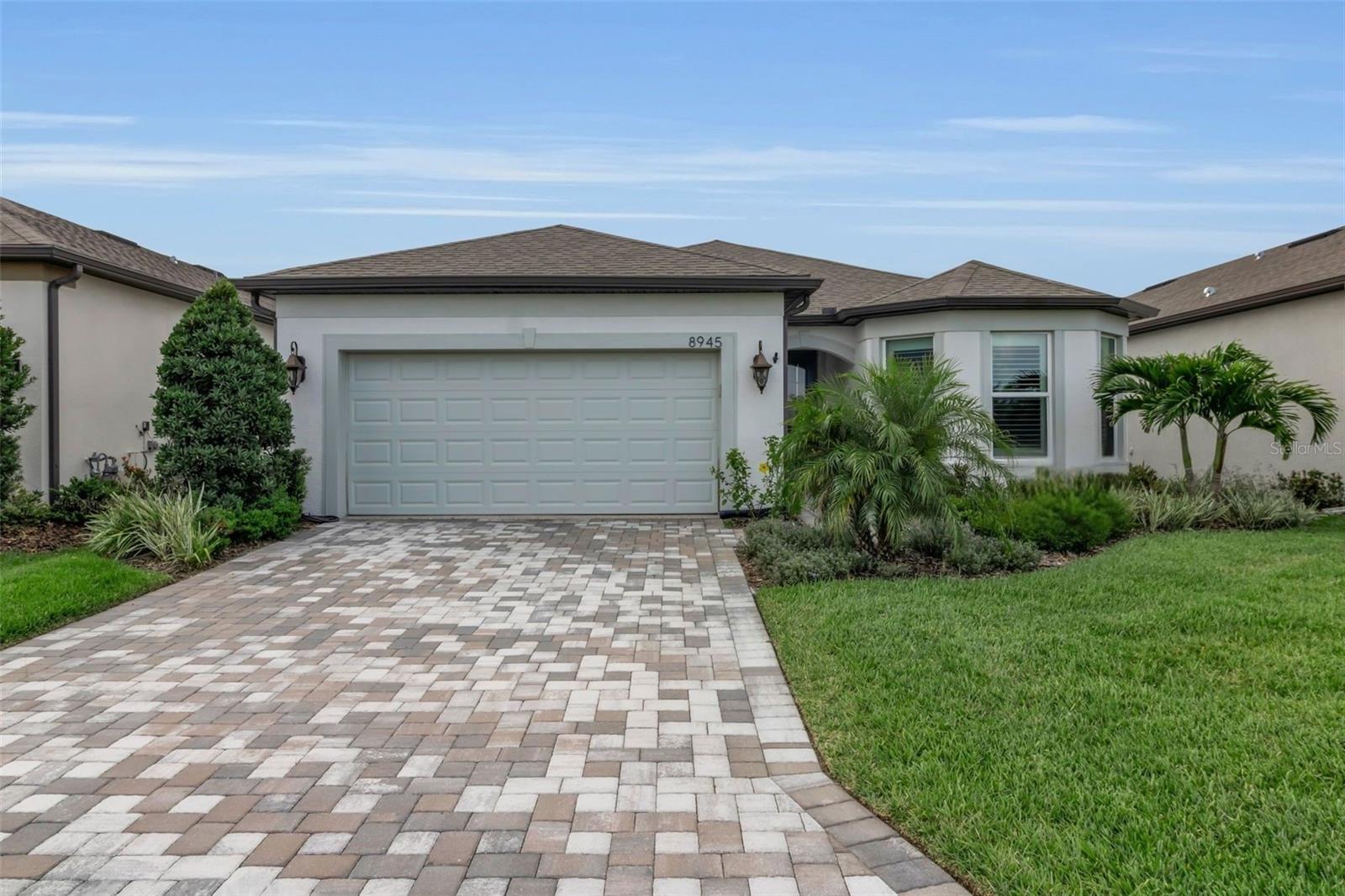 Single Family Residence in PARRISH, FL - Daniel Dourado