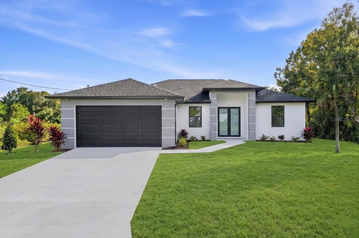 Single Family Residence in AVON PARK, FL - Daniel Dourado