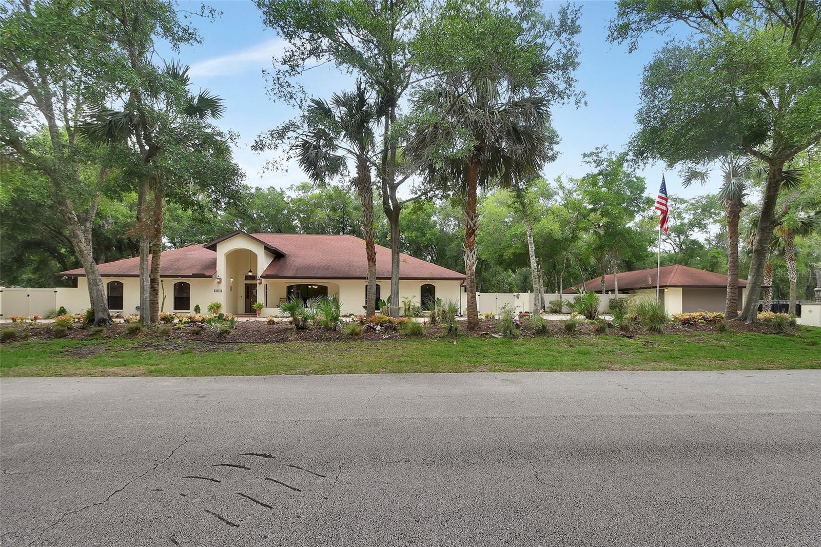 Single Family Residence in NEW SMYRNA BEACH, FL - Daniel Dourado