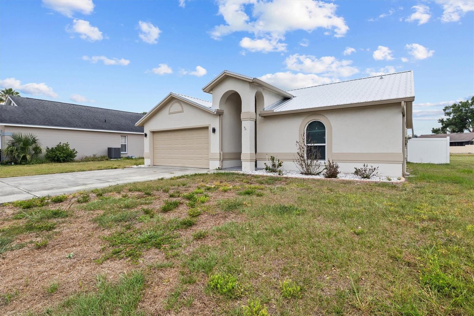 Single Family Residence in WINTER HAVEN, FL - Daniel Dourado