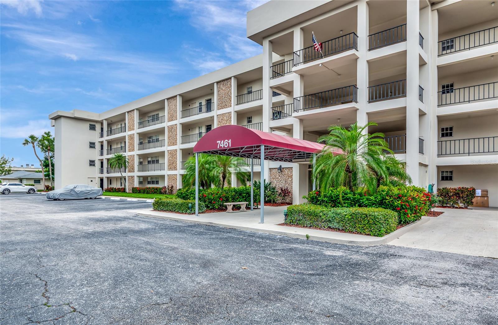 Condominium in SARASOTA, FL - Daniel Dourado