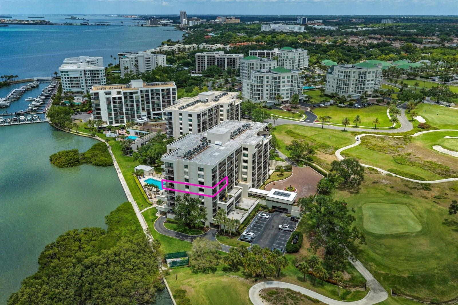 Condominium in BELLEAIR, FL - Daniel Dourado