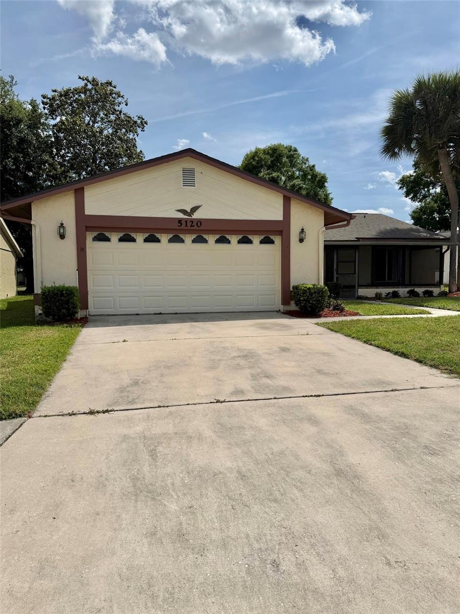Single Family Residence in ORLANDO, FL - Daniel Dourado