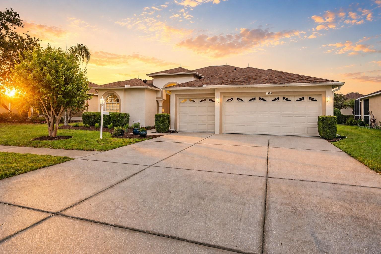 Single Family Residence in TRINITY, FL - Daniel Dourado
