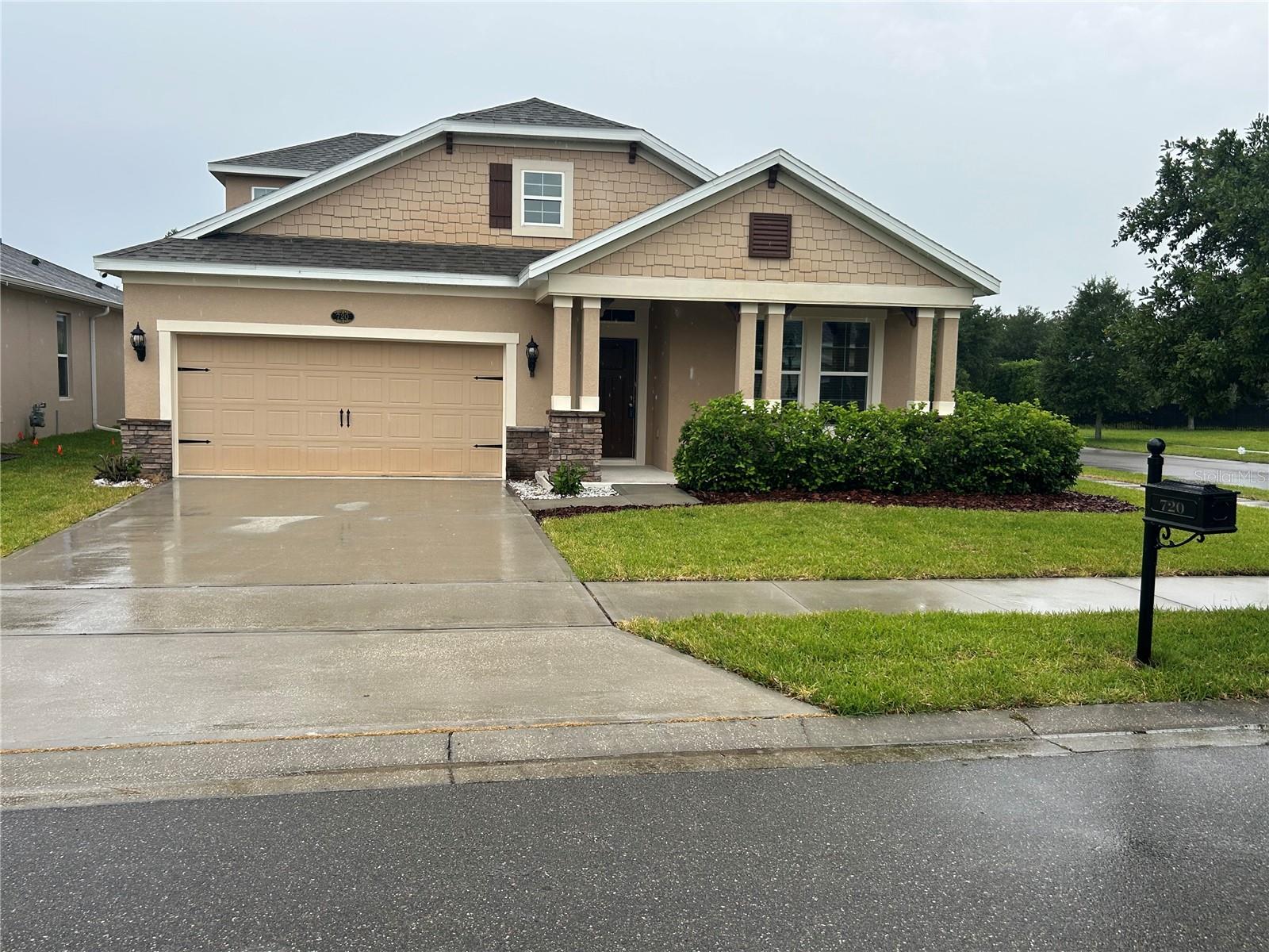 Single Family Residence in DELAND, FL - Daniel Dourado