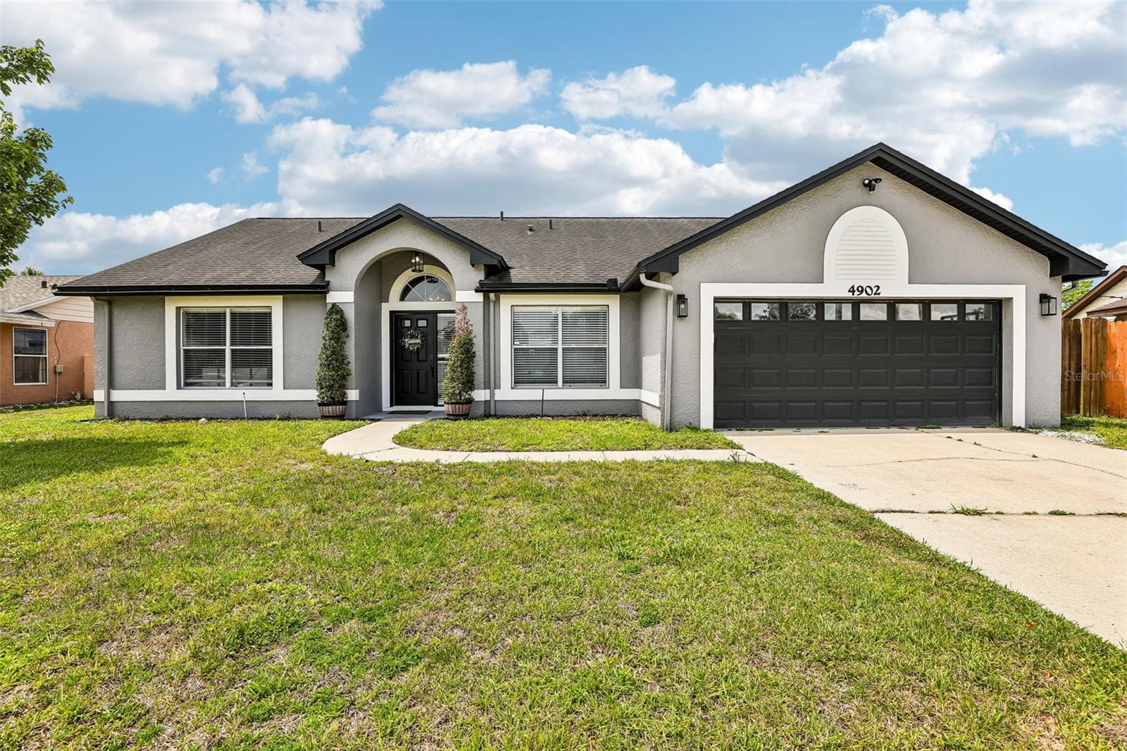 Single Family Residence in ORLANDO, FL - Daniel Dourado