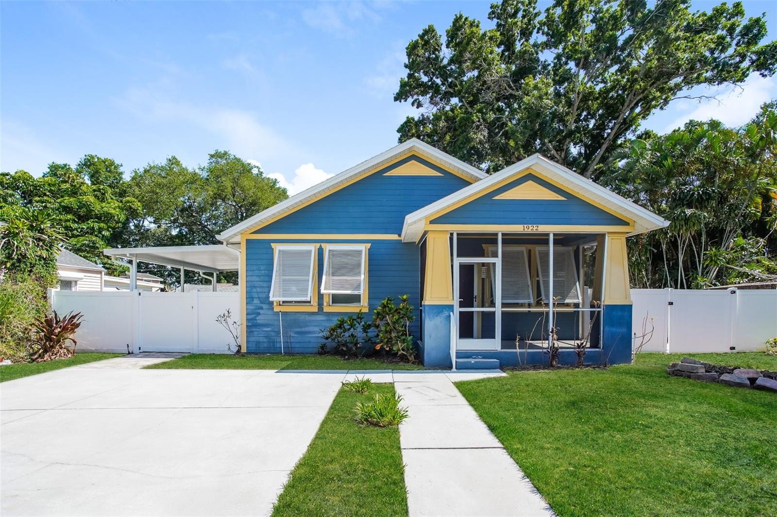 Single Family Residence em ST PETERSBURG, FL - Daniel Dourado