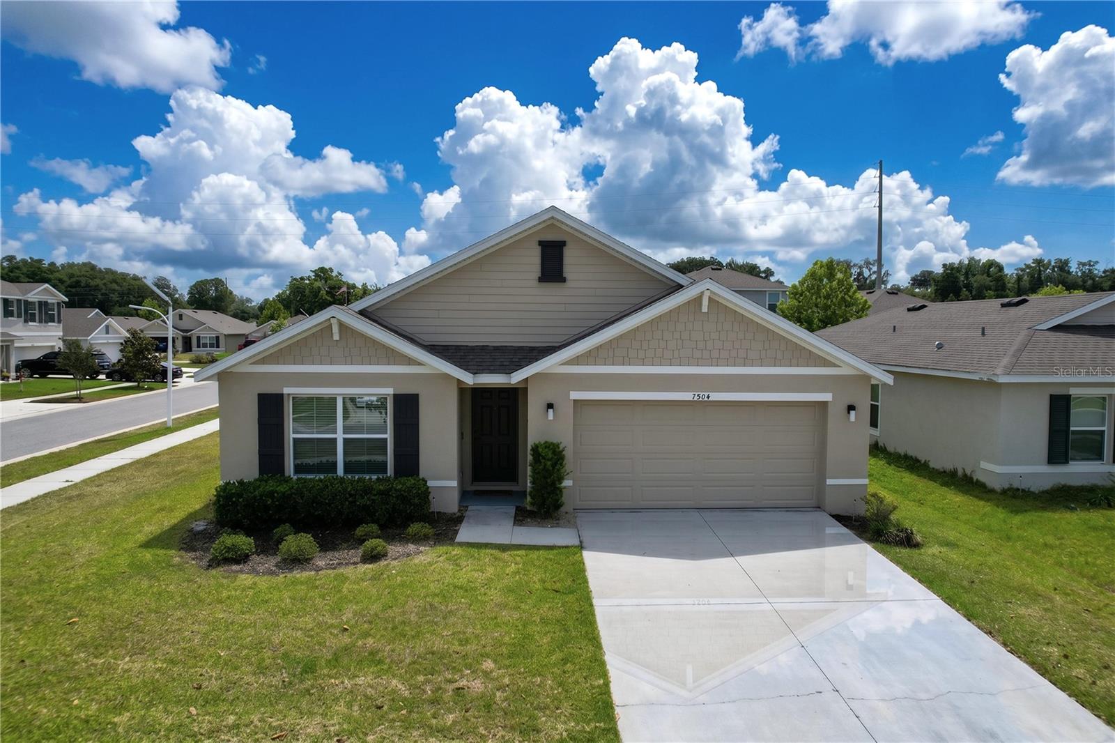 Single Family Residence in ZEPHYRHILLS, FL - Daniel Dourado