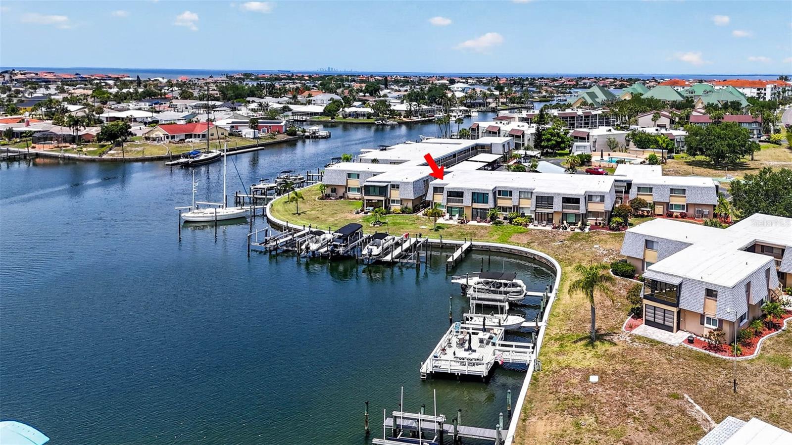 Condominium in APOLLO BEACH, FL - Daniel Dourado
