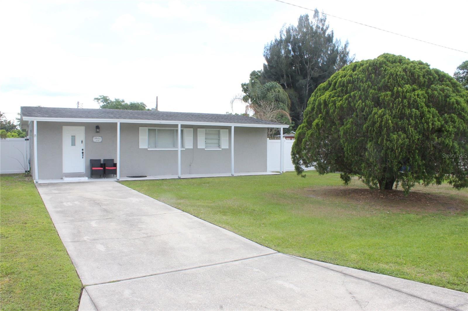Single Family Residence in ST CLOUD, FL - Daniel Dourado