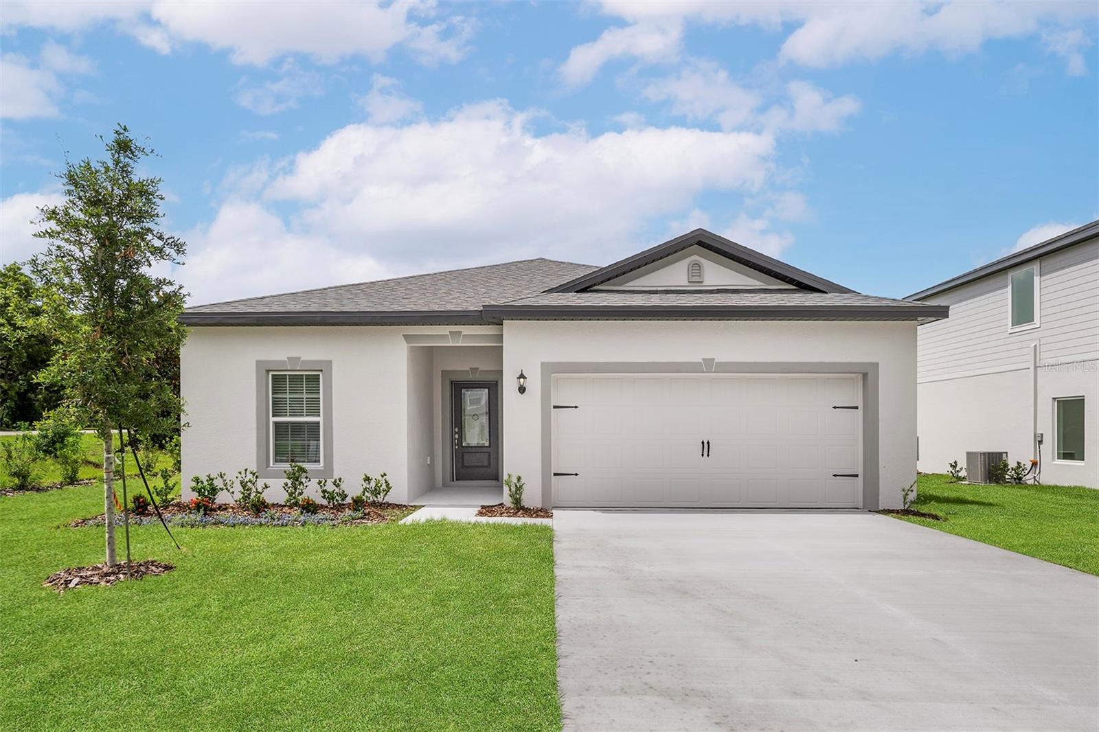 Single Family Residence in ASTATULA, FL - Daniel Dourado