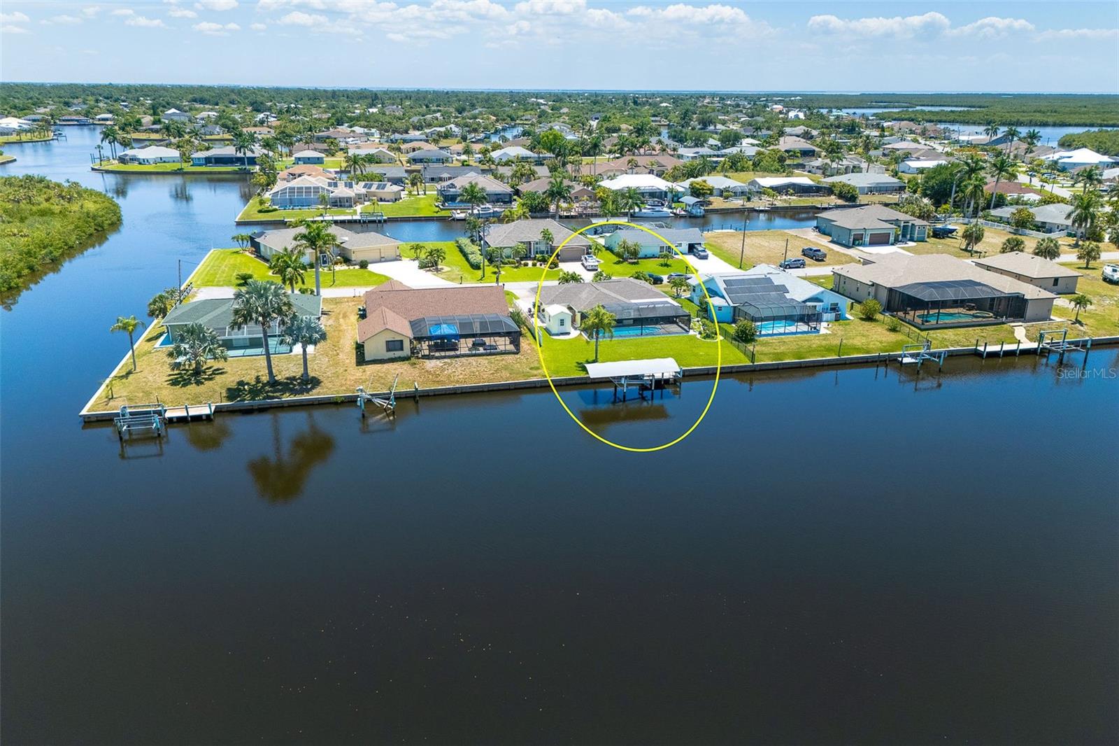 Single Family Residence in PORT CHARLOTTE, FL - Daniel Dourado