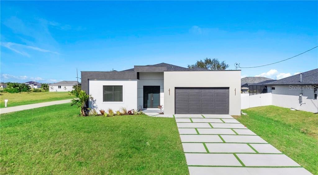 Single Family Residence in CAPE CORAL, FL - Daniel Dourado