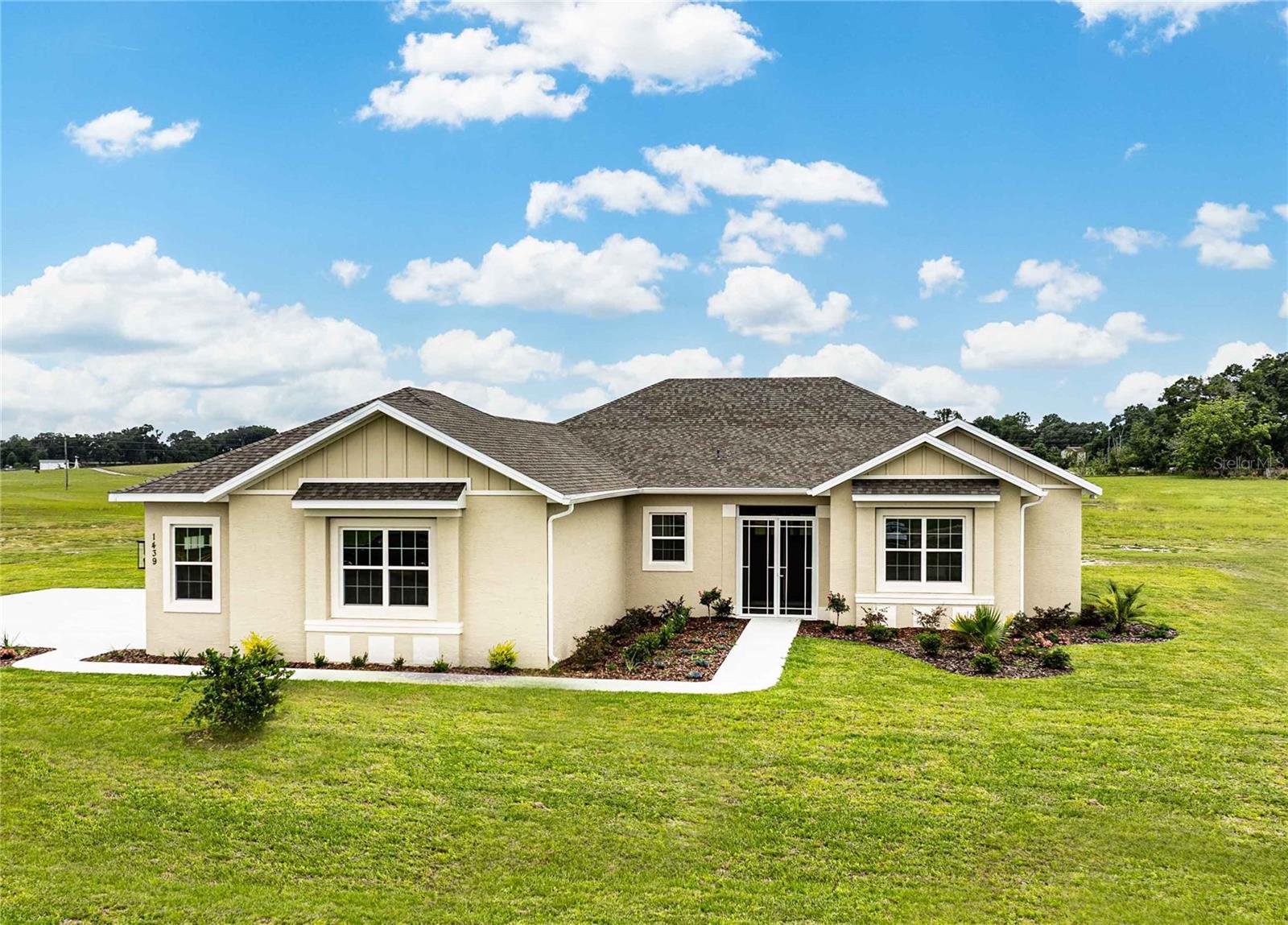 Single Family Residence em OXFORD, FL - Daniel Dourado