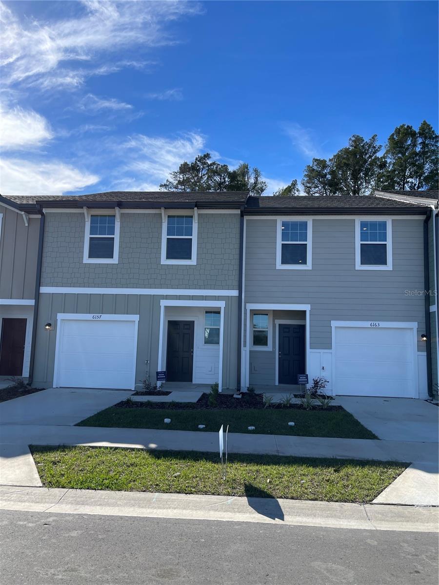 Townhouse in ZEPHYRHILLS, FL - Daniel Dourado
