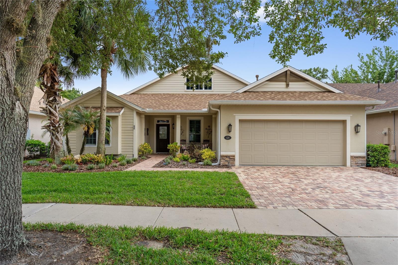 Single Family Residence in DELAND, FL - Daniel Dourado