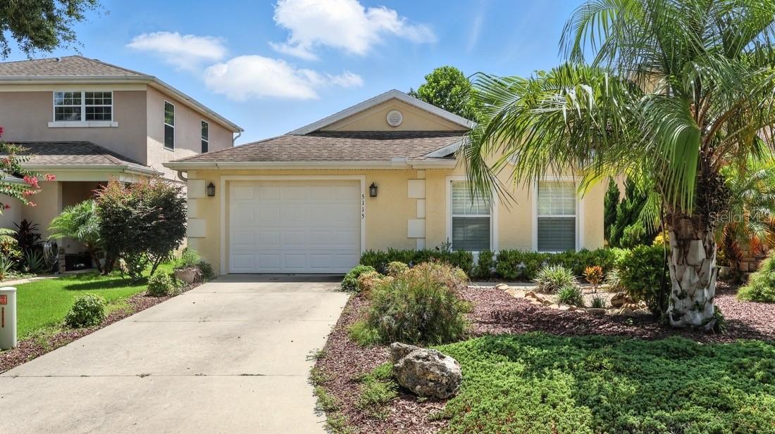 Single Family Residence em OXFORD, FL - Daniel Dourado