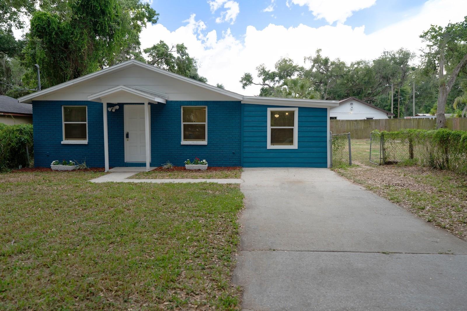 Single Family Residence em SEFFNER, FL - Daniel Dourado