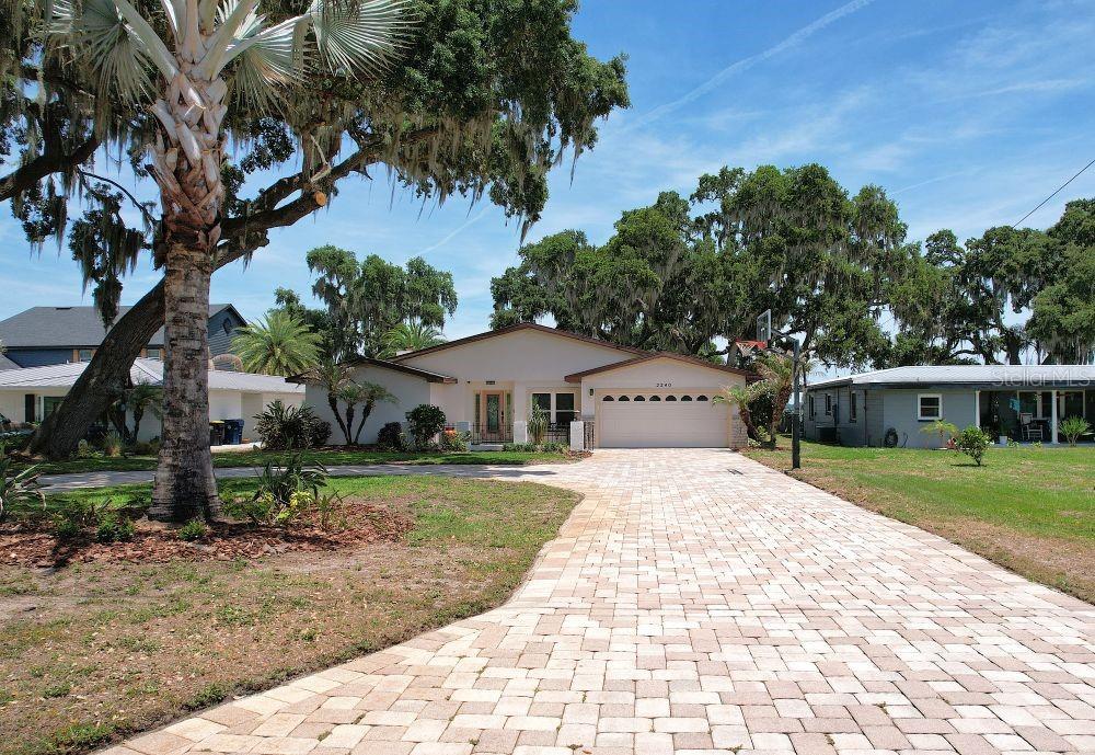 Single Family Residence in AUBURNDALE, FL - Daniel Dourado