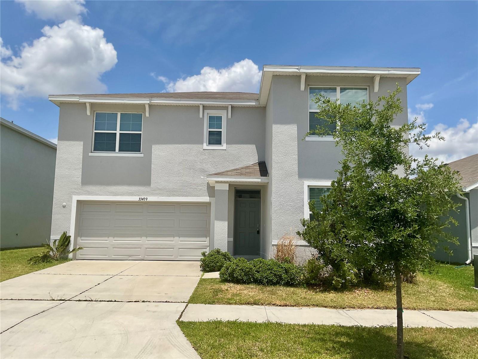 Single Family Residence in WESLEY CHAPEL, FL - Daniel Dourado