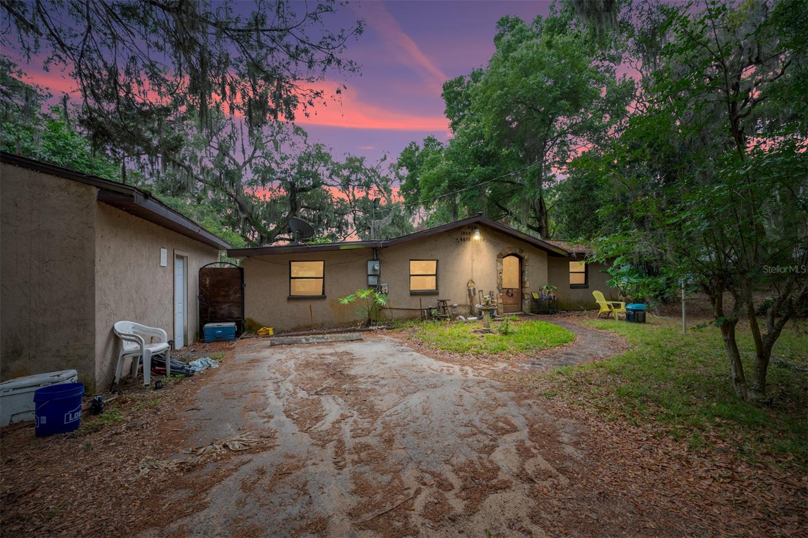 Single Family Residence in OCKLAWAHA, FL - Daniel Dourado