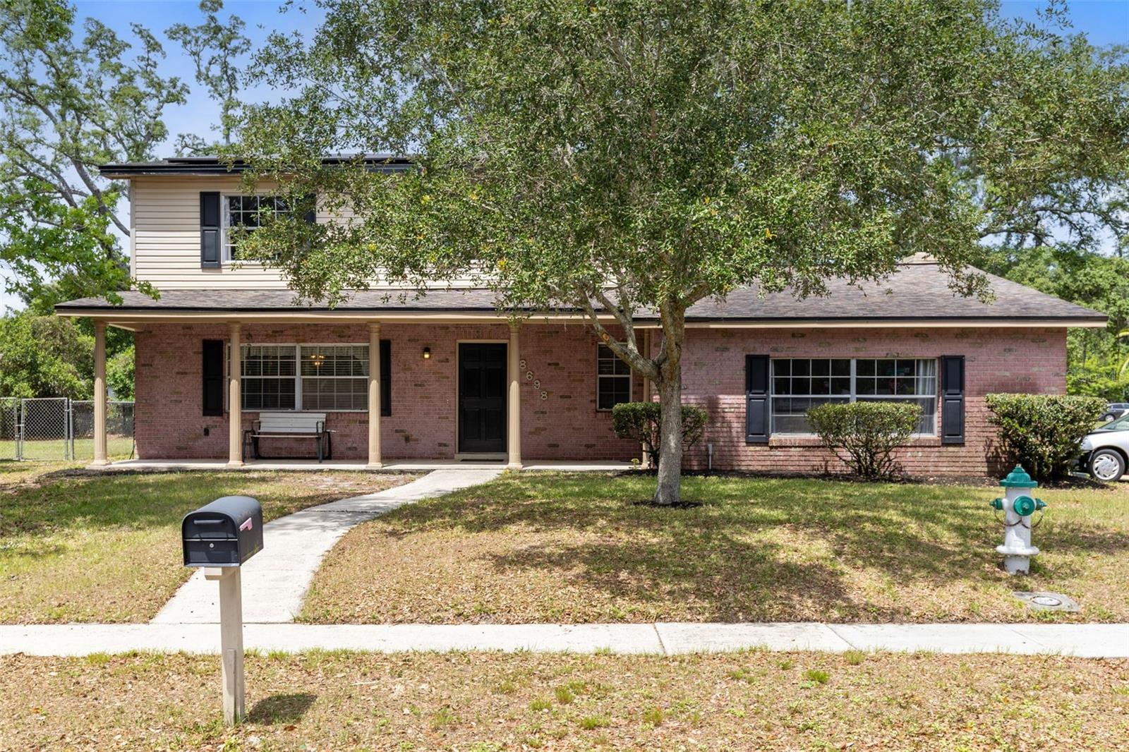 Single Family Residence in ORLANDO, FL - Daniel Dourado