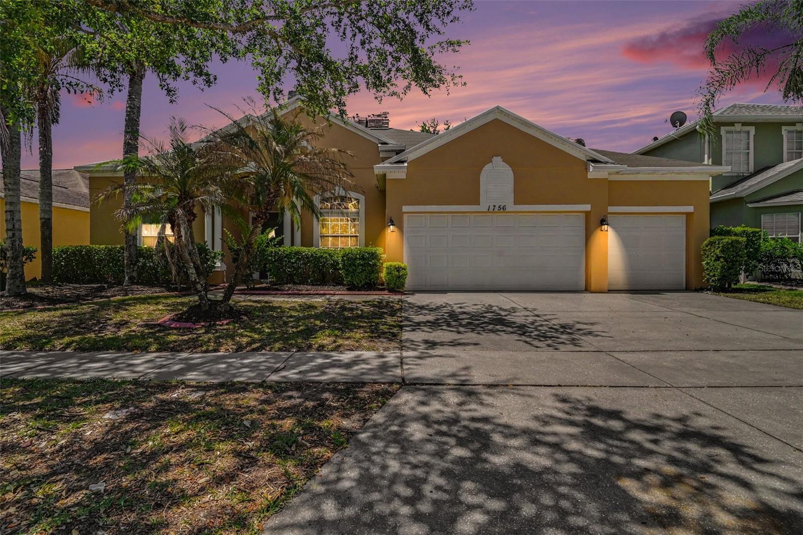 Single Family Residence in ORLANDO, FL - Daniel Dourado