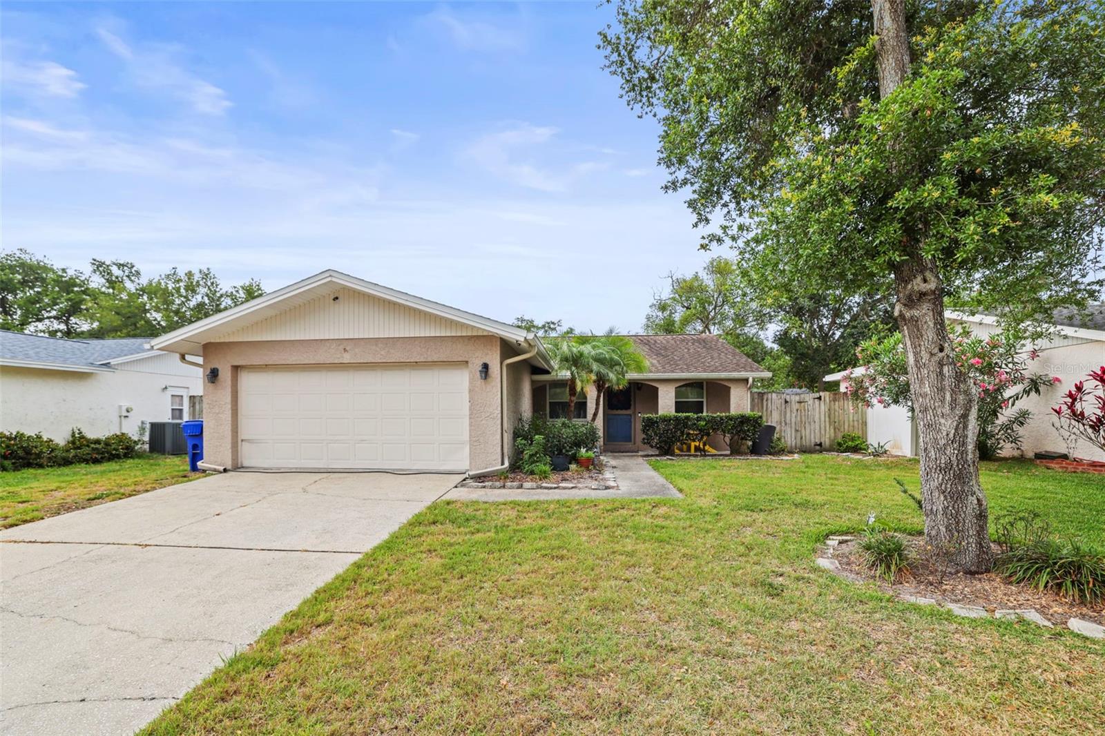 Single Family Residence em DUNEDIN, FL - Daniel Dourado