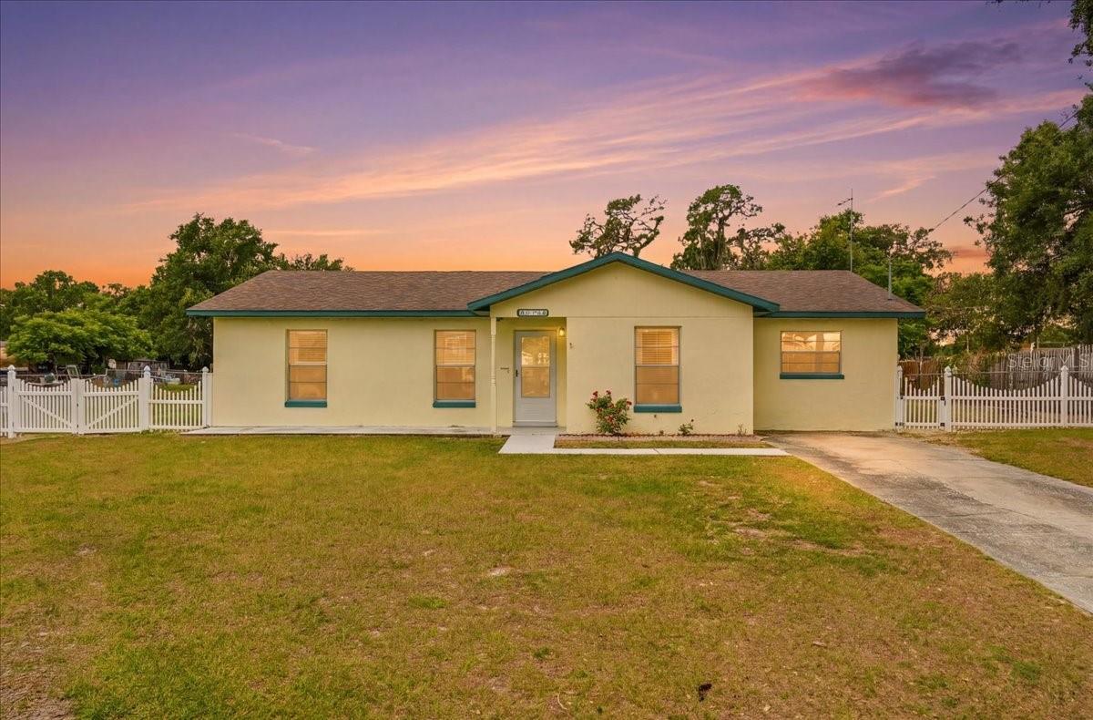 Single Family Residence em POLK CITY, FL - Daniel Dourado