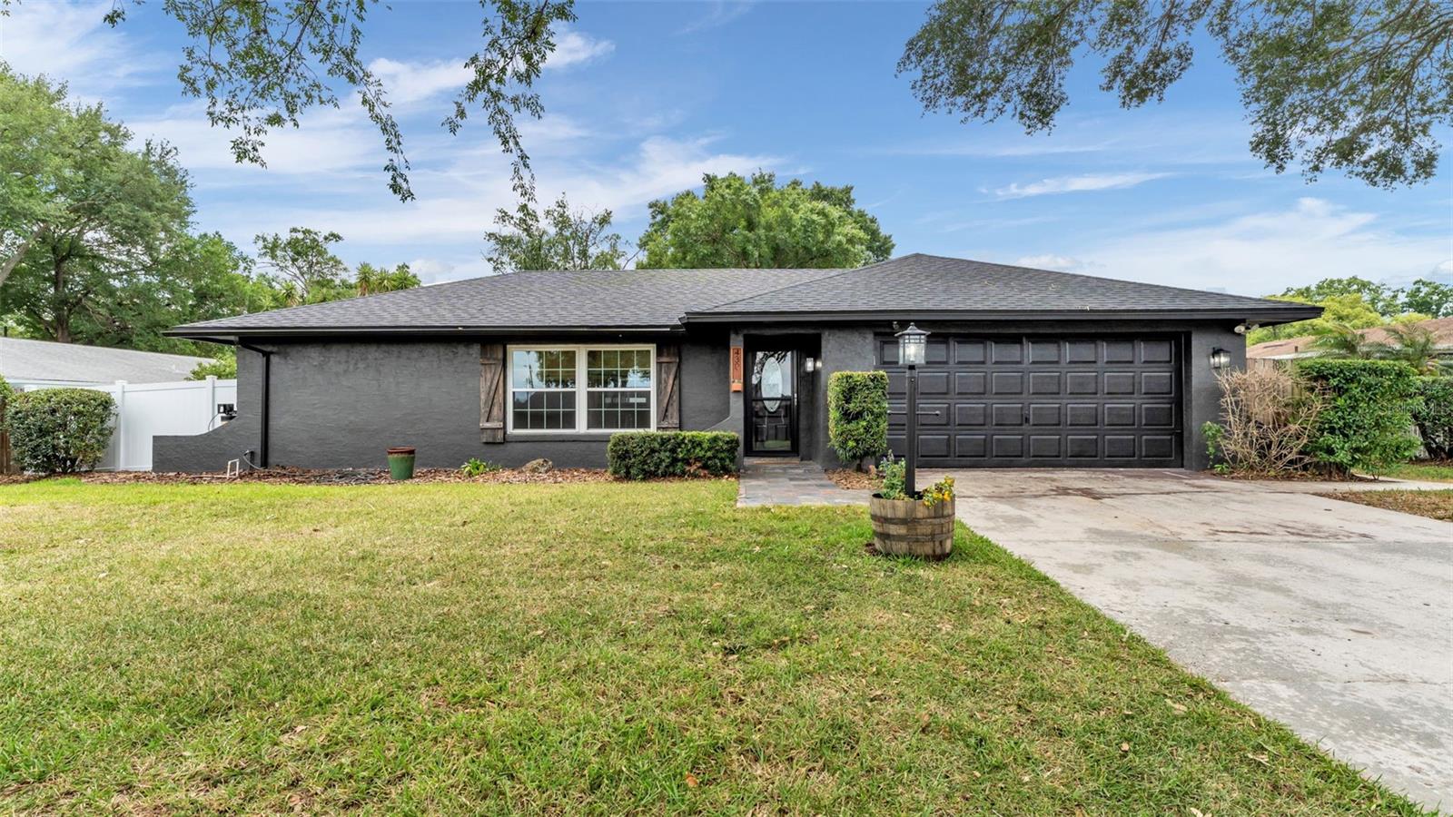 Single Family Residence in LAKELAND, FL - Daniel Dourado