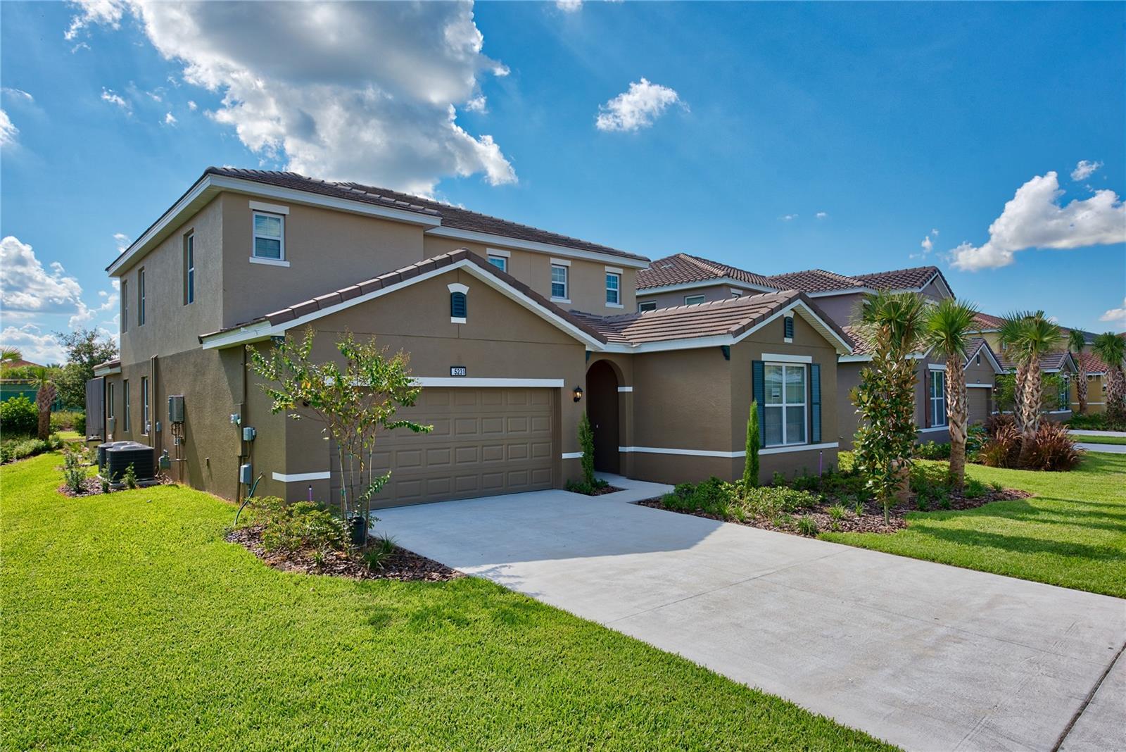 Single Family Residence in DAVENPORT, FL - Daniel Dourado