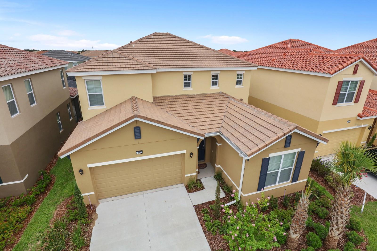 Single Family Residence in DAVENPORT, FL - Daniel Dourado