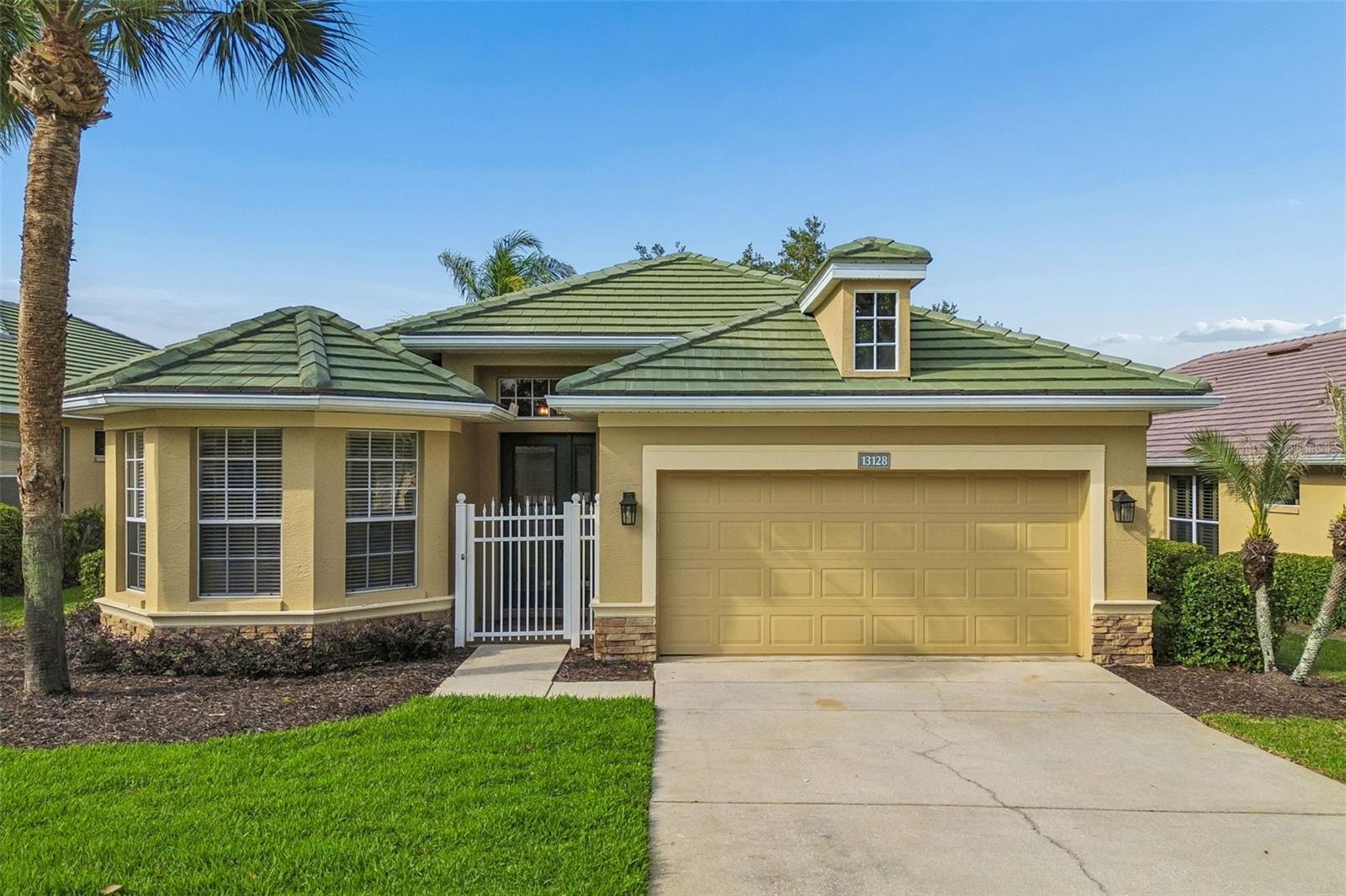 Single Family Residence in DADE CITY, FL - Daniel Dourado