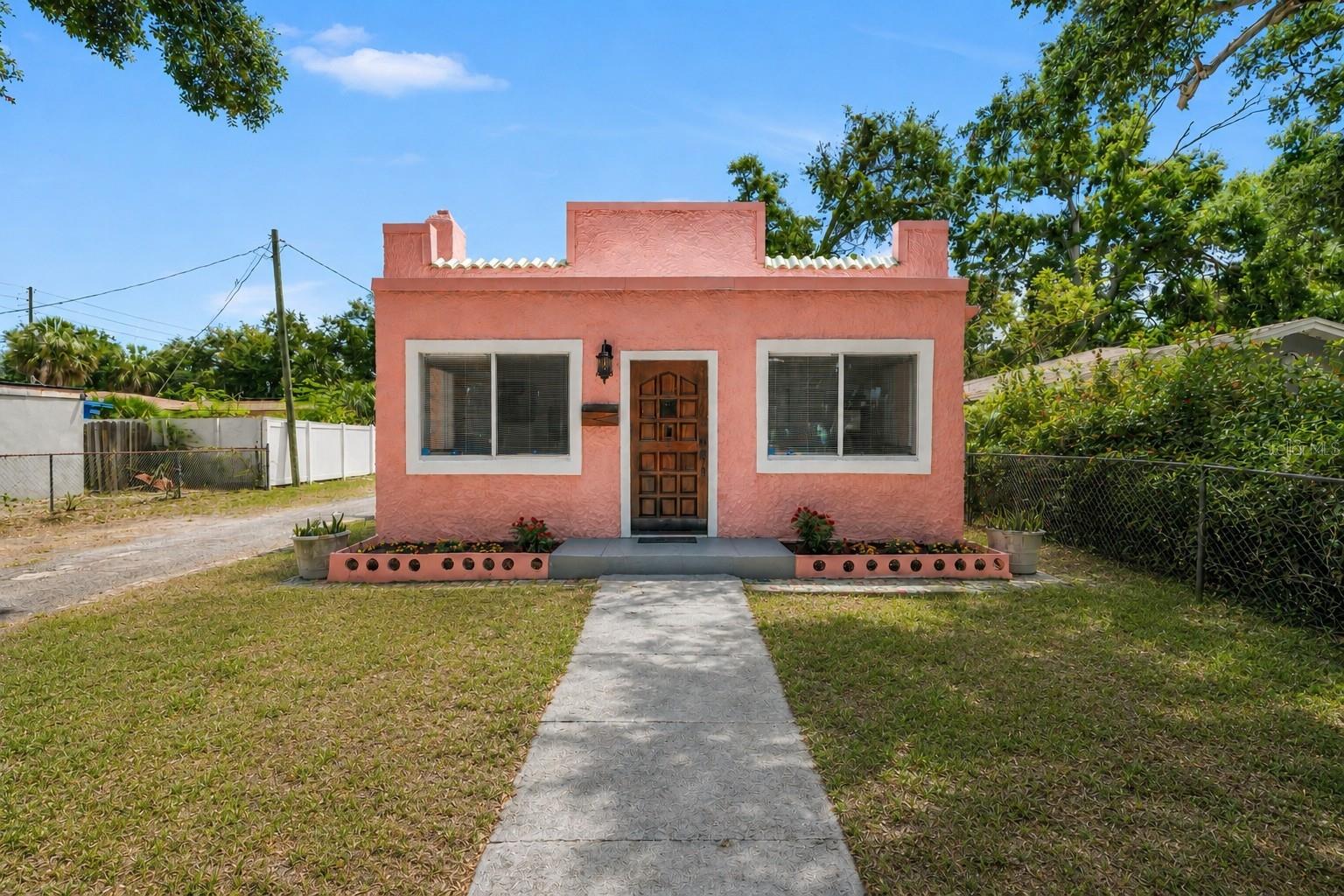 Single Family Residence em ST PETERSBURG, FL - Daniel Dourado