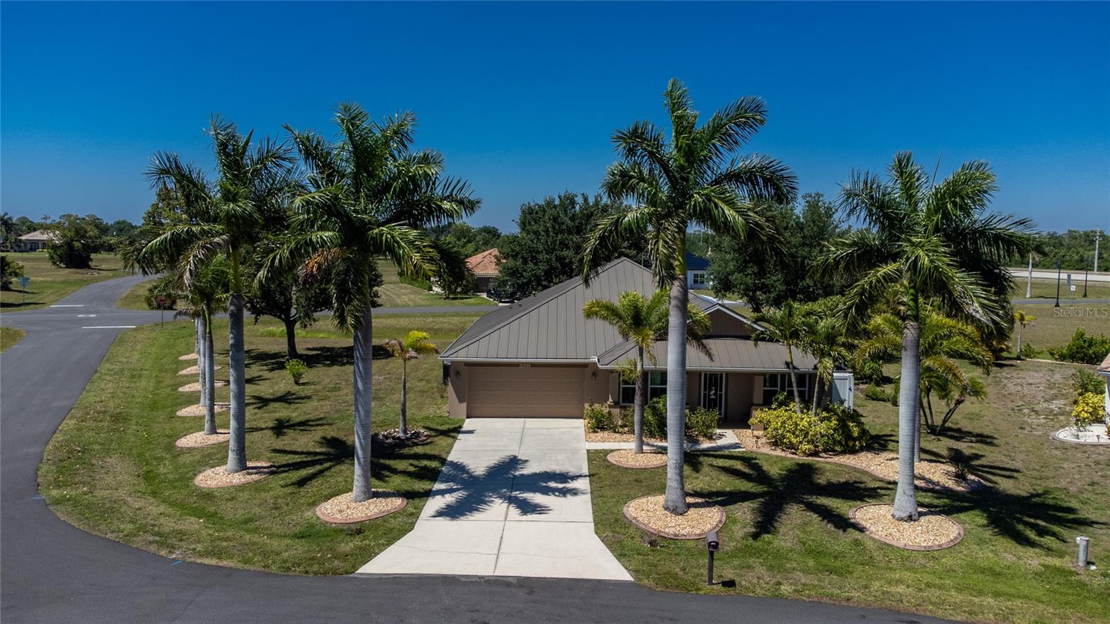 Single Family Residence in PUNTA GORDA, FL - Daniel Dourado