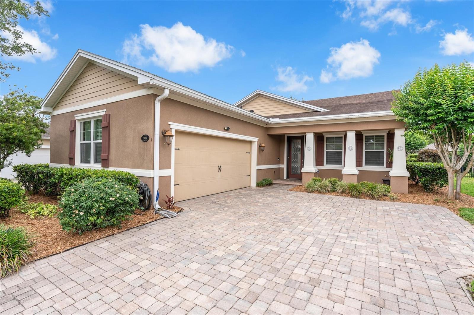 Single Family Residence in DELAND, FL - Daniel Dourado