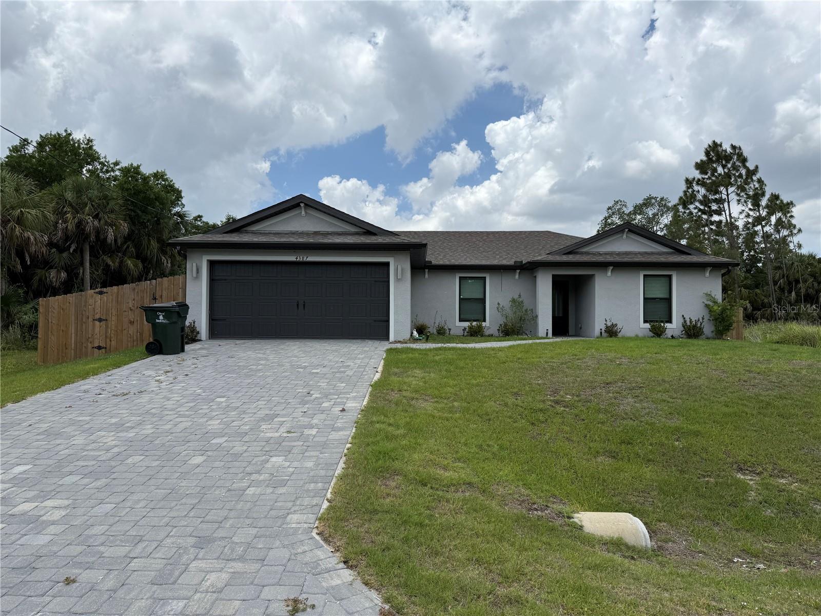 Single Family Residence em NORTH PORT, FL - Daniel Dourado