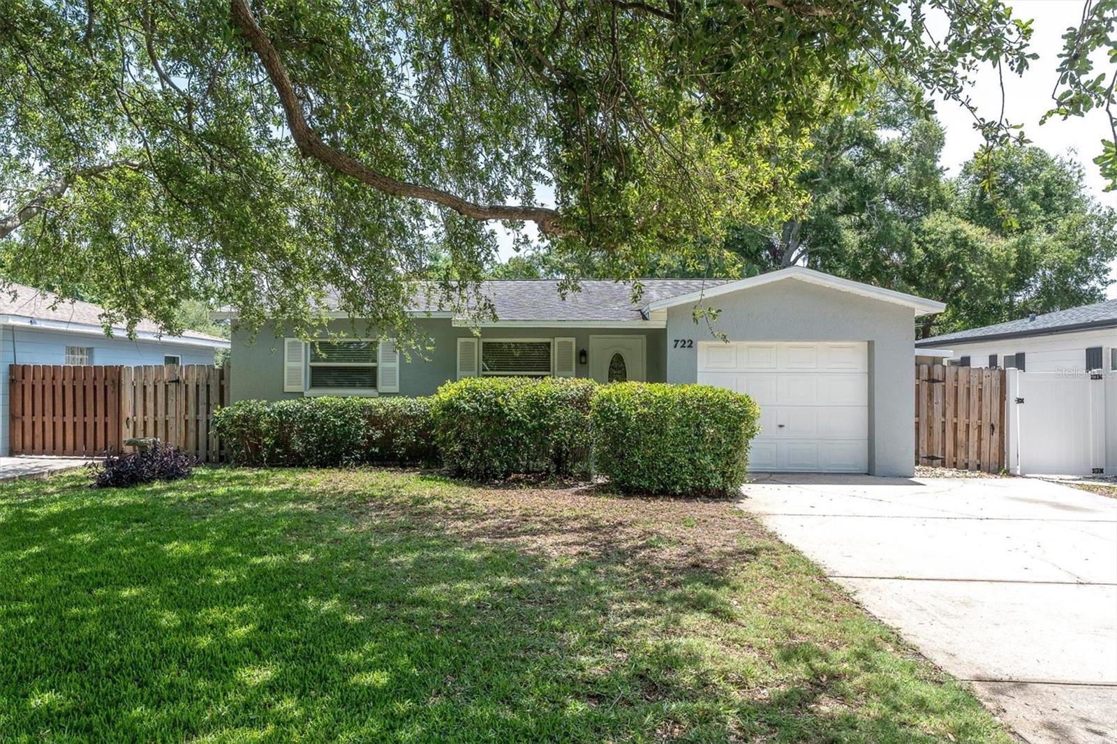 Single Family Residence em GULFPORT, FL - Daniel Dourado