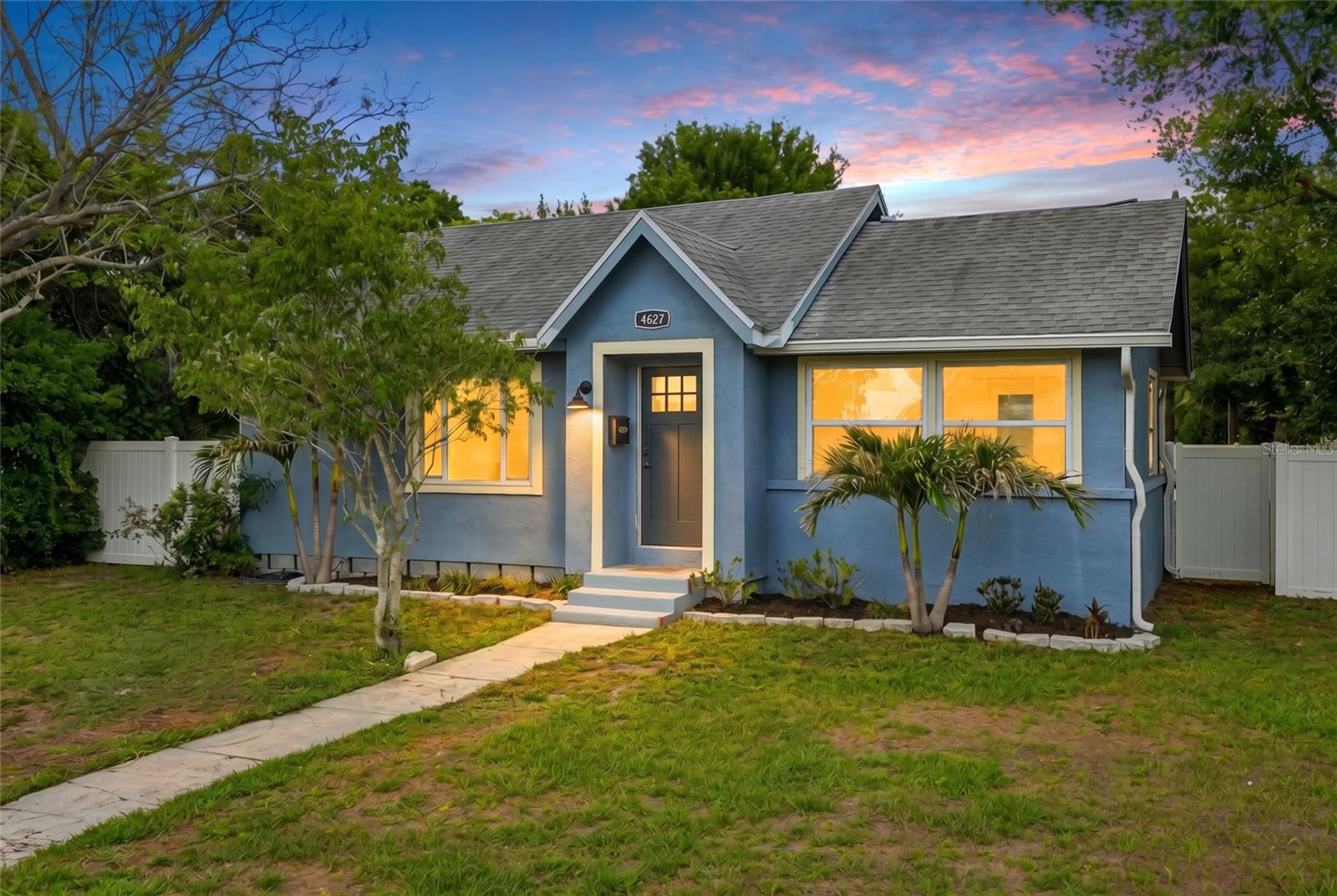 Single Family Residence em ST PETERSBURG, FL - Daniel Dourado
