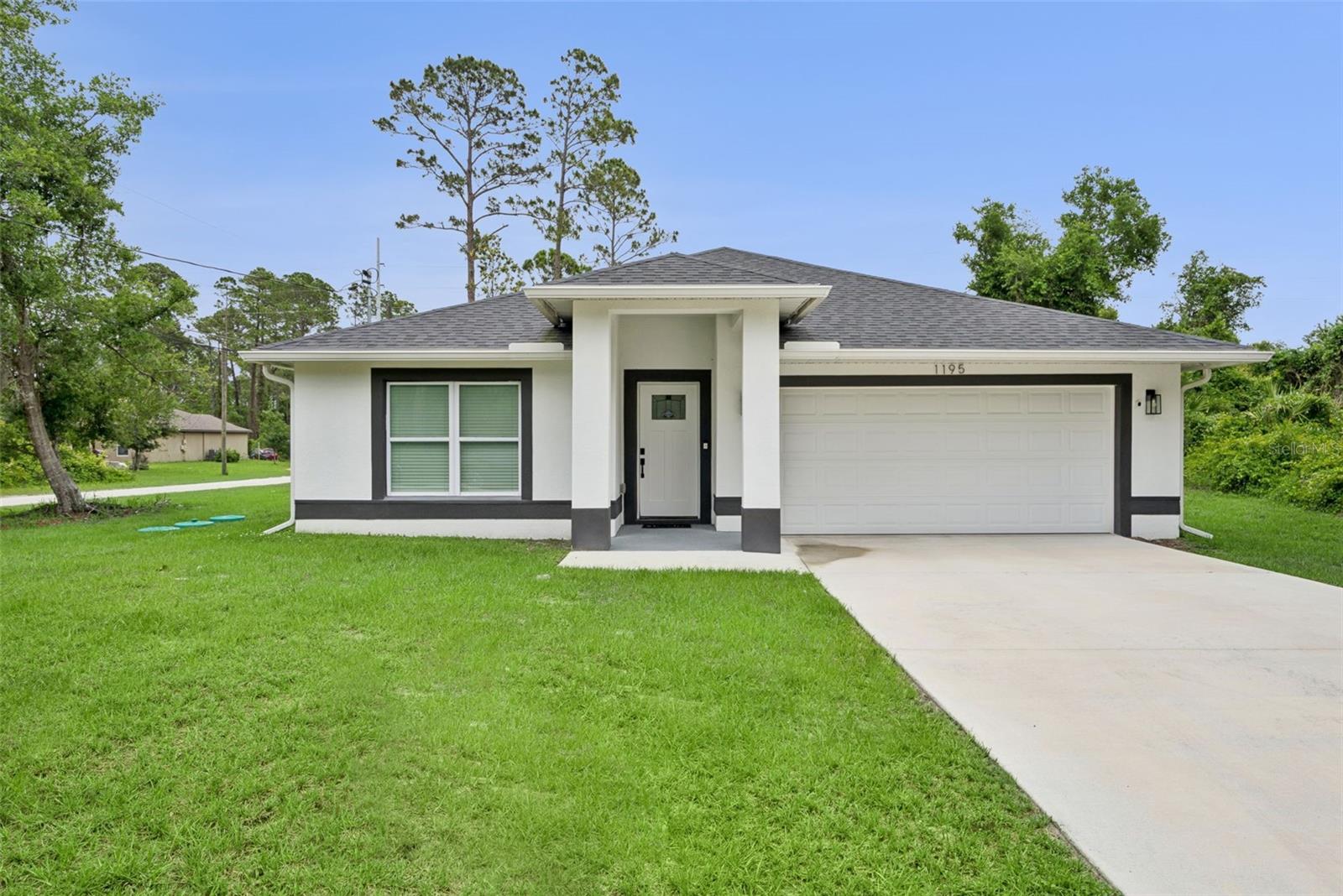 Single Family Residence in DELAND, FL - Daniel Dourado