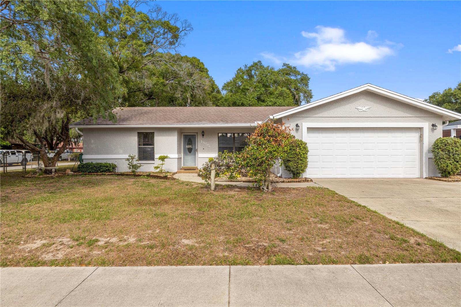 Single Family Residence in DOVER, FL - Daniel Dourado