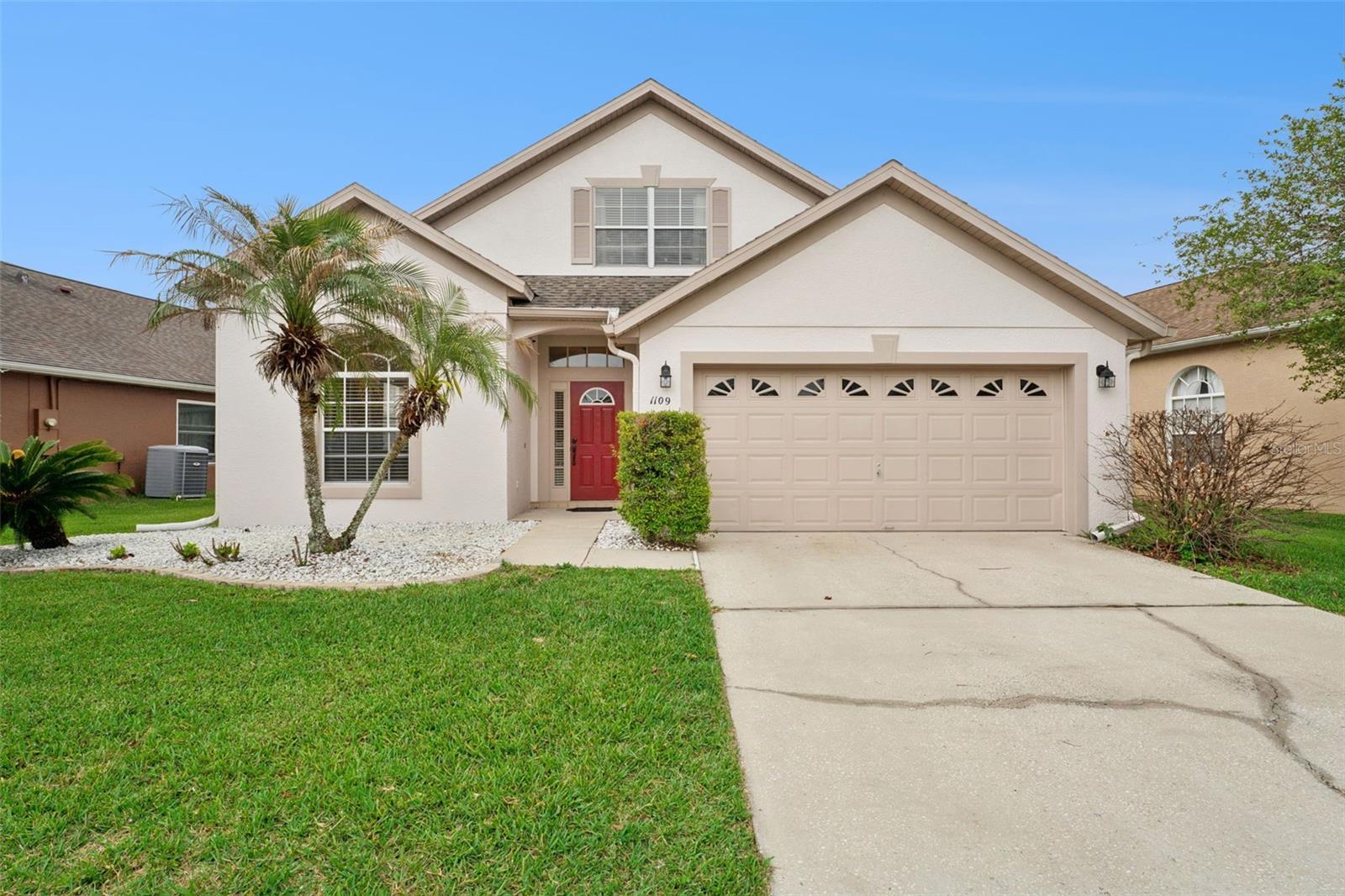 Single Family Residence in ORLANDO, FL - Daniel Dourado