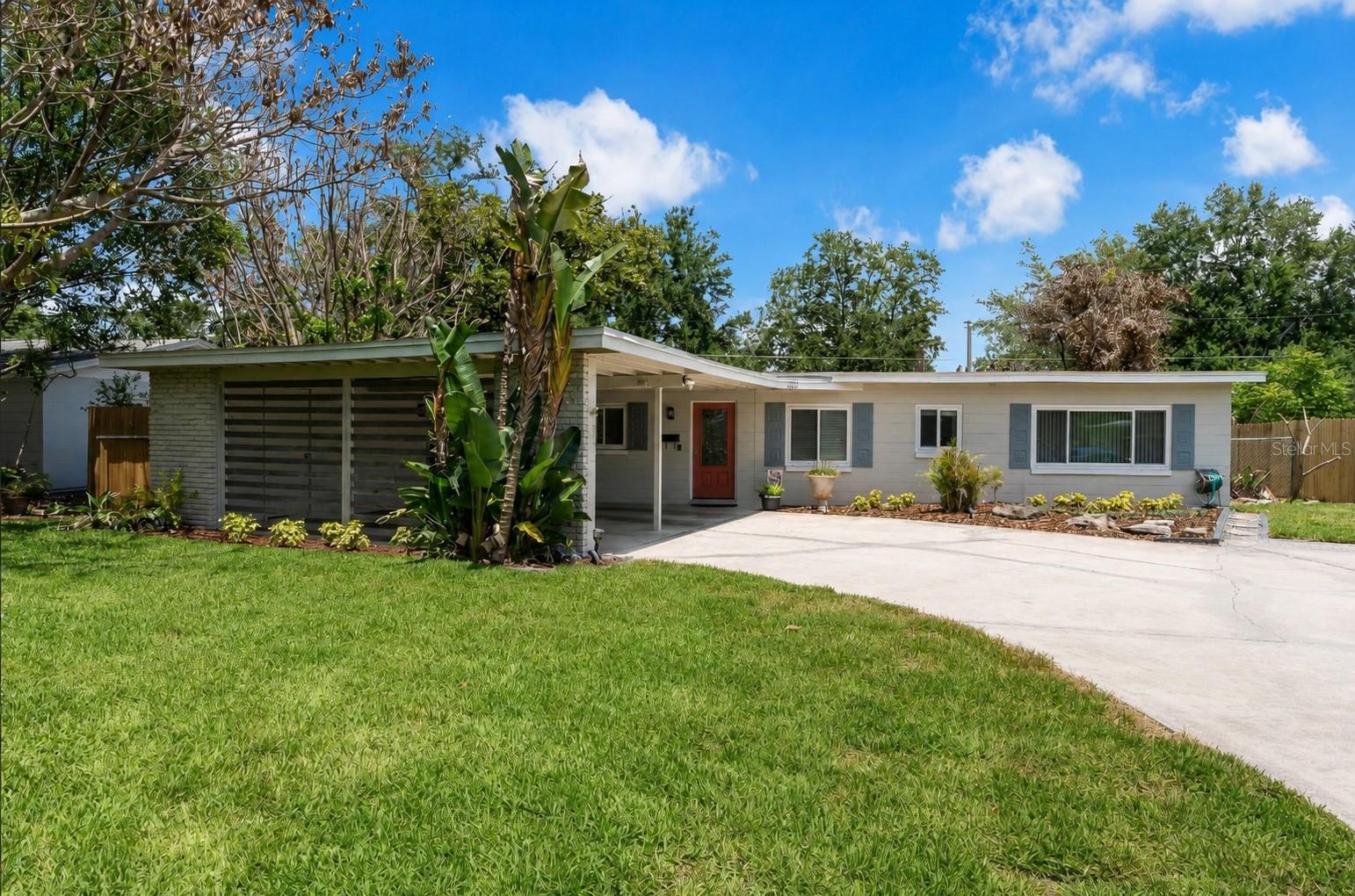 Single Family Residence in WINTER PARK, FL - Daniel Dourado