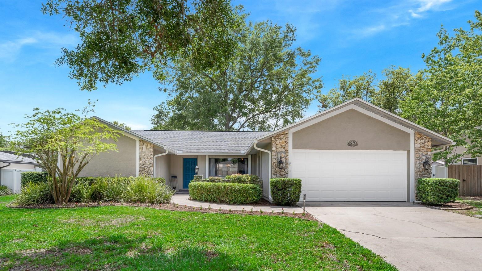 Single Family Residence in ORLANDO, FL - Daniel Dourado