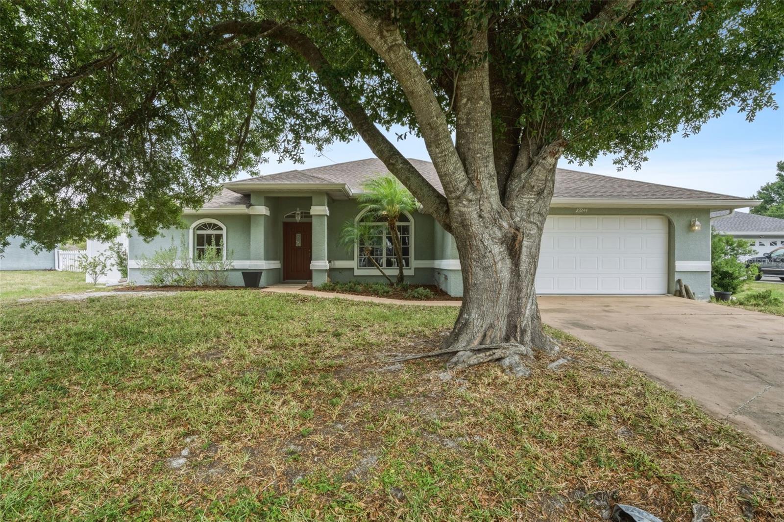 Single Family Residence in PORT CHARLOTTE, FL - Daniel Dourado